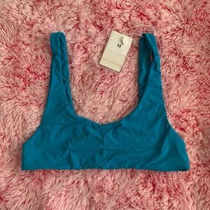 San Lorenzo Island Glow '19 Scoop Neck Top
